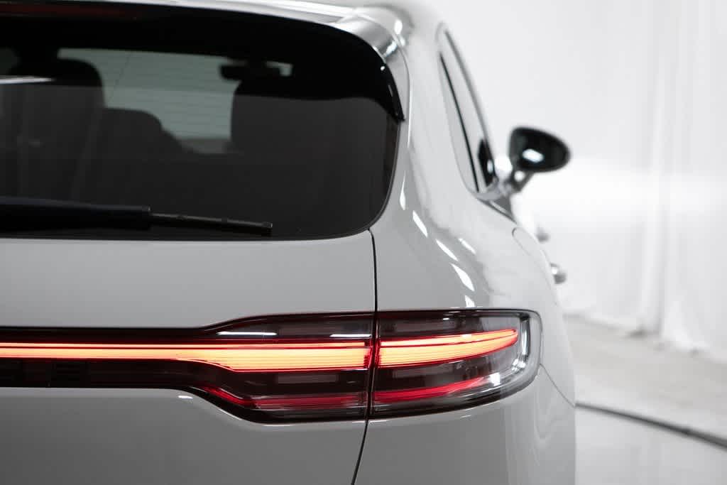 Thumbnail: 2025 Porsche Macan - 33