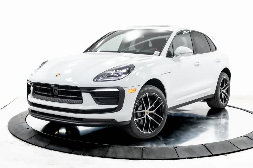 Thumbnail: 2025 Porsche Macan - 1