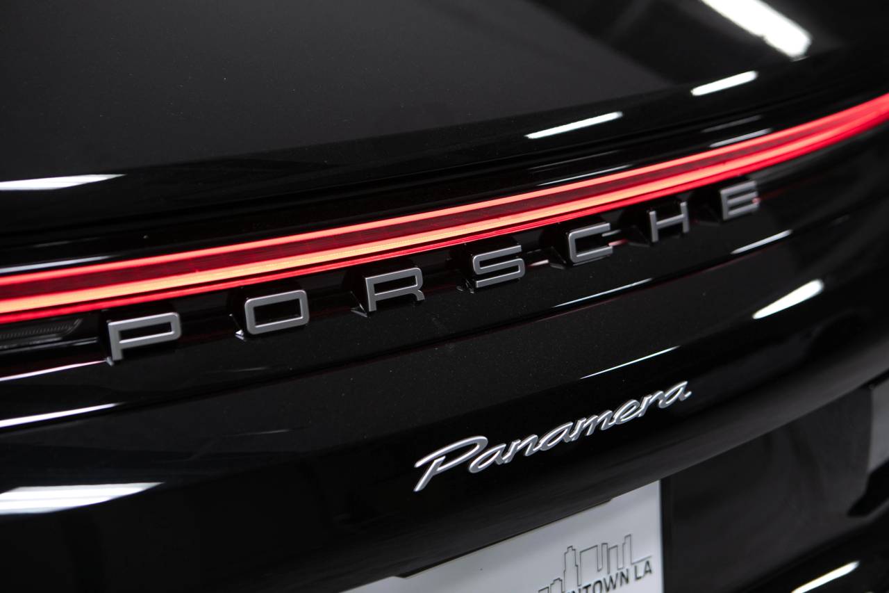 Thumbnail: 2026 Porsche Panamera - 16