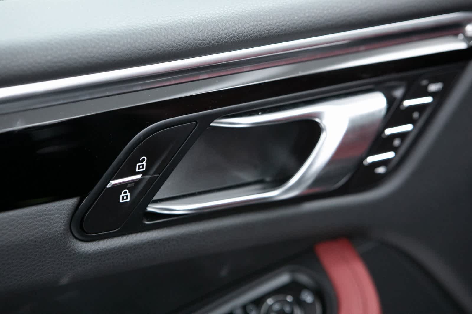 Thumbnail: 2025 Porsche Macan - 19