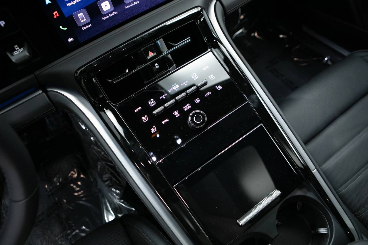 Thumbnail: 2026 Porsche Panamera - 27