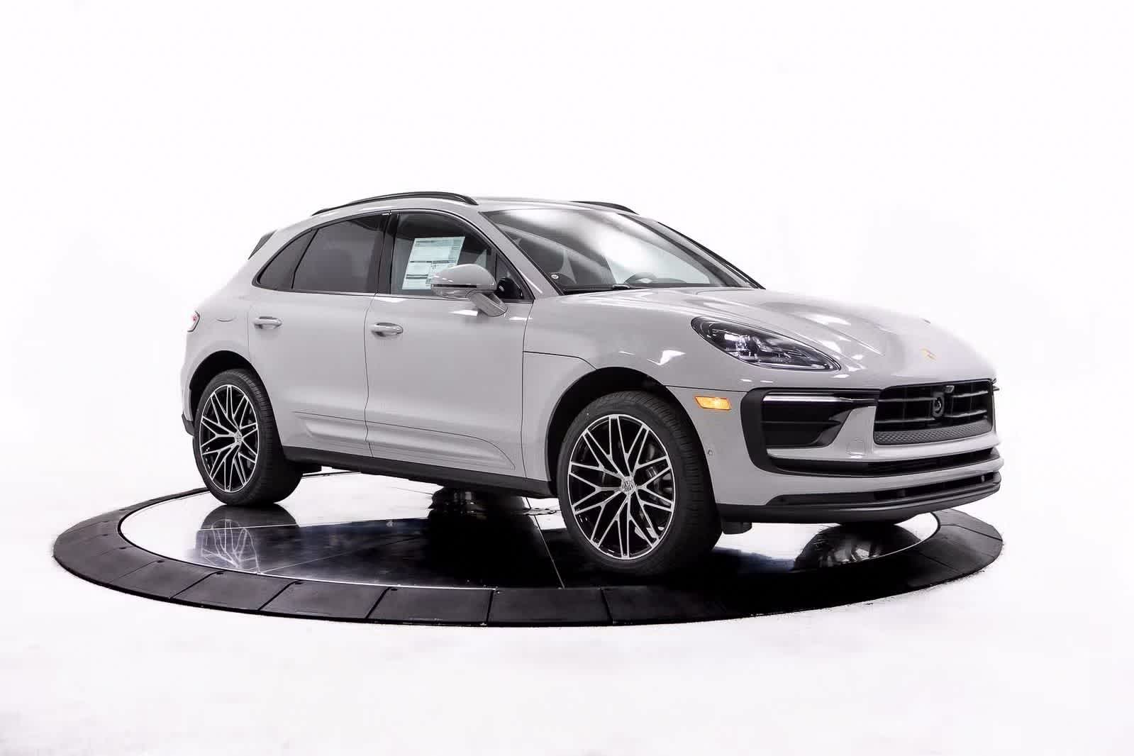 Thumbnail: 2026 Porsche Macan - 9