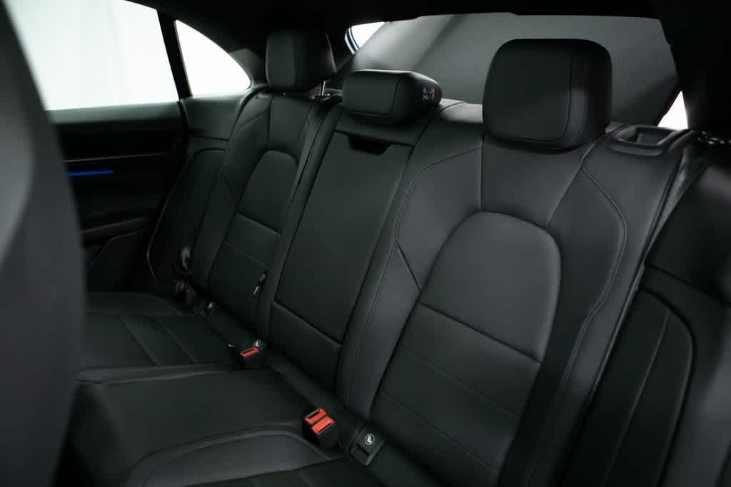 Thumbnail: 2025 Porsche Macan - 29