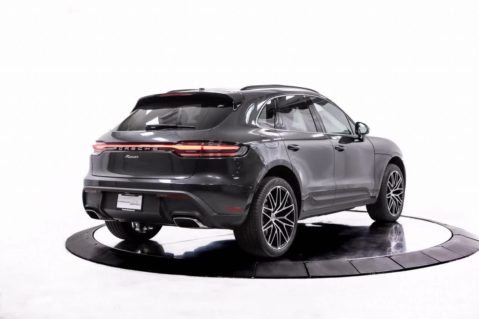 Thumbnail: 2026 Porsche Macan - 7