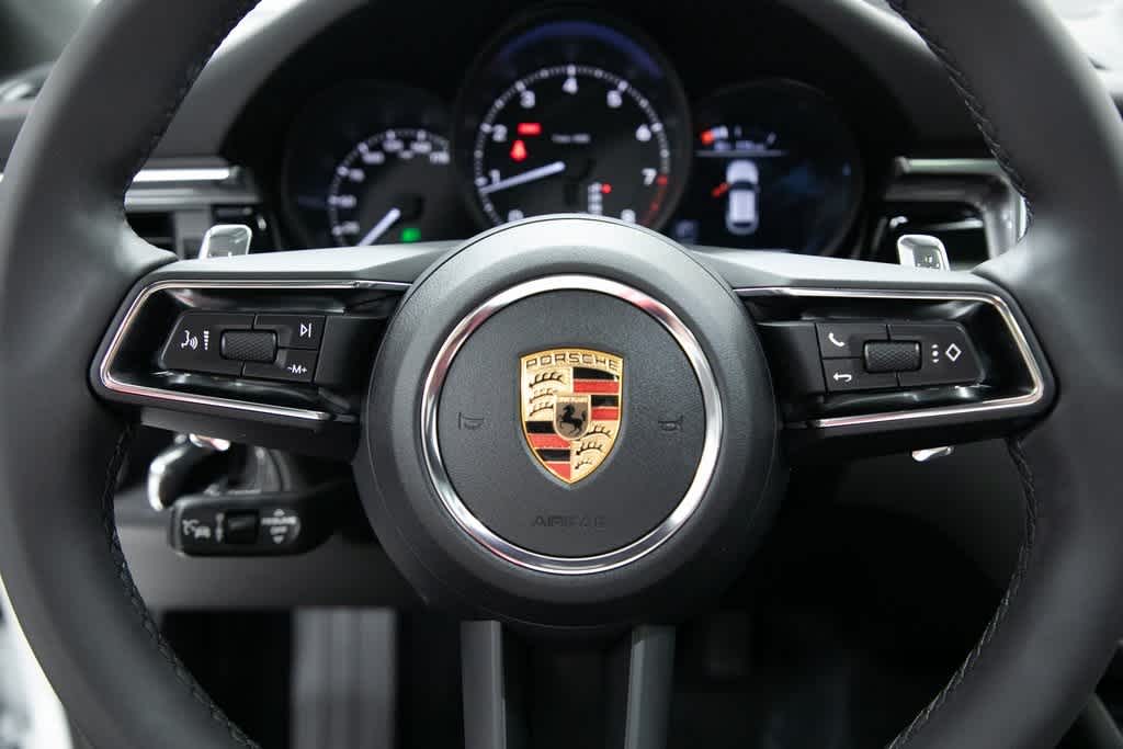 Thumbnail: 2025 Porsche Macan - 14