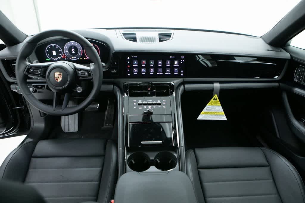 Thumbnail: 2025 Porsche Panamera - 13