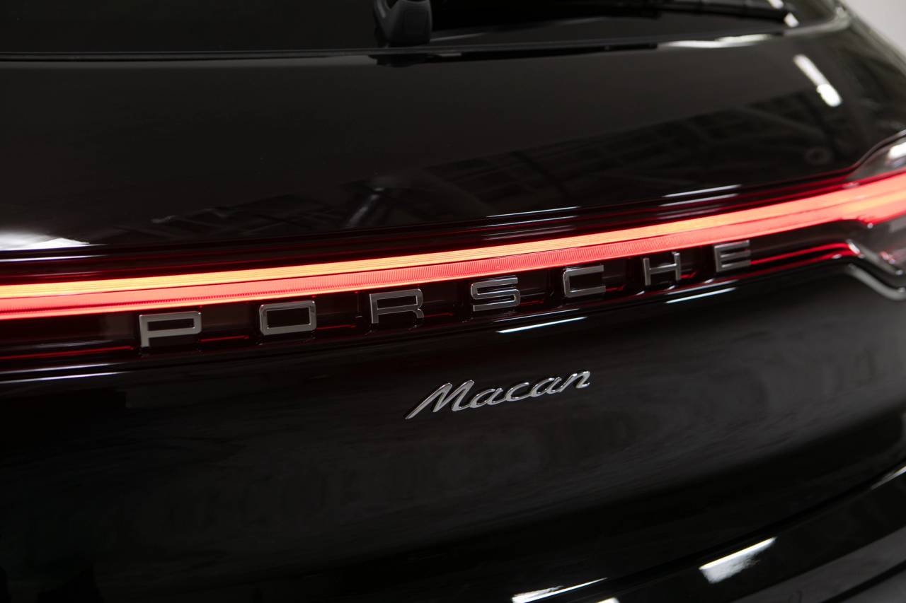 Thumbnail: 2026 Porsche Macan - 16