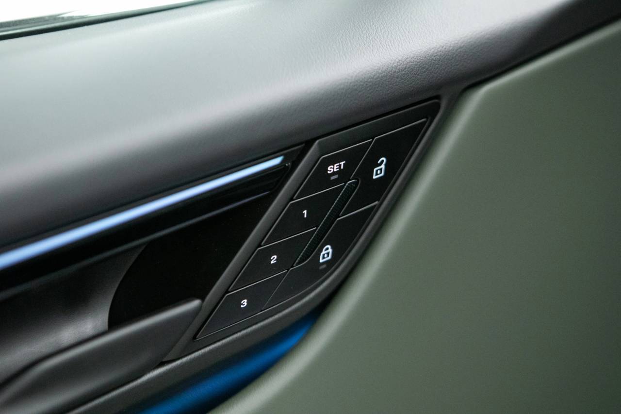 Thumbnail: 2026 Porsche Macan - 25