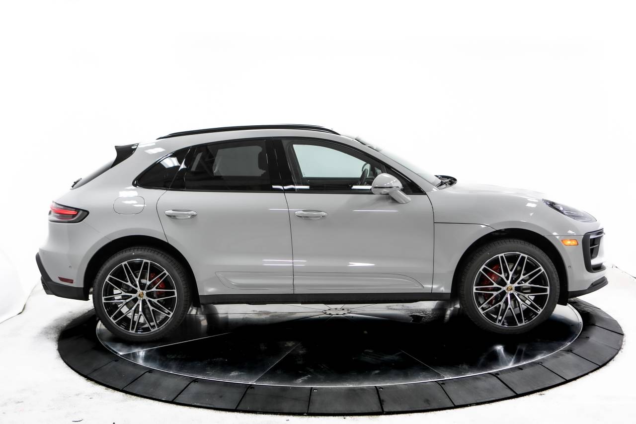 Thumbnail: 2025 Porsche Macan - 6