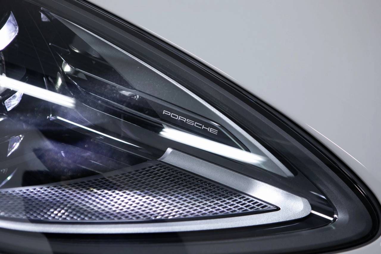 Thumbnail: 2026 Porsche Macan - 33