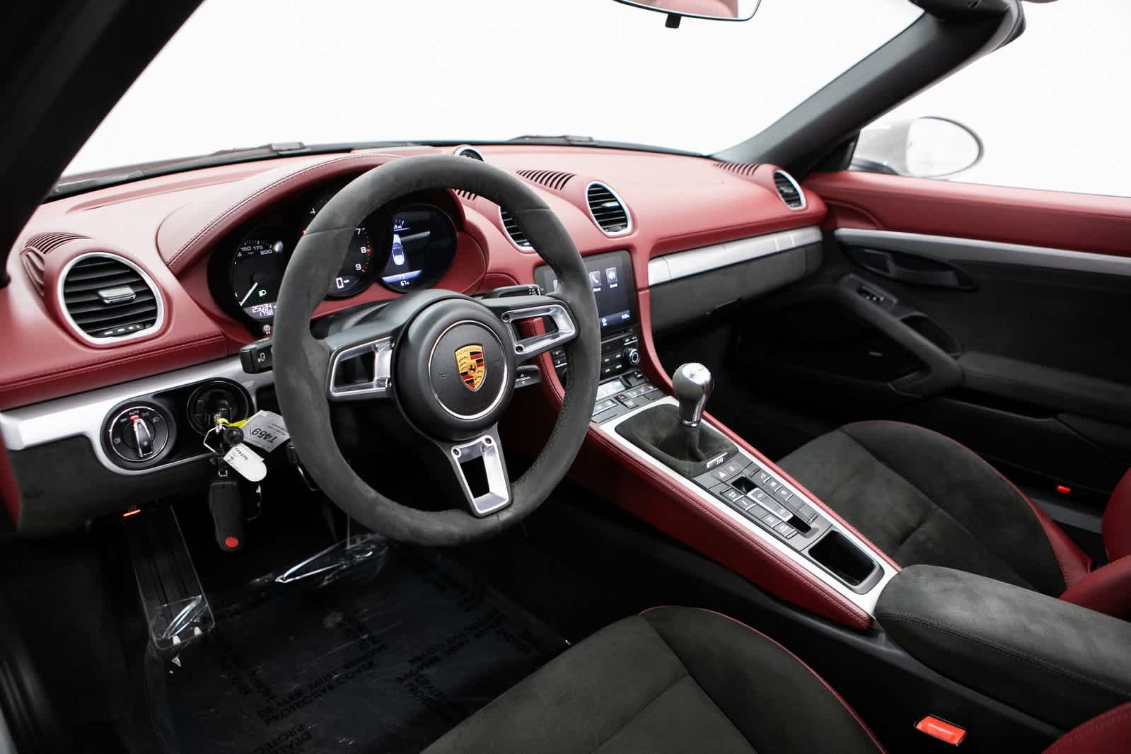 Thumbnail: 2022 Porsche  - 4