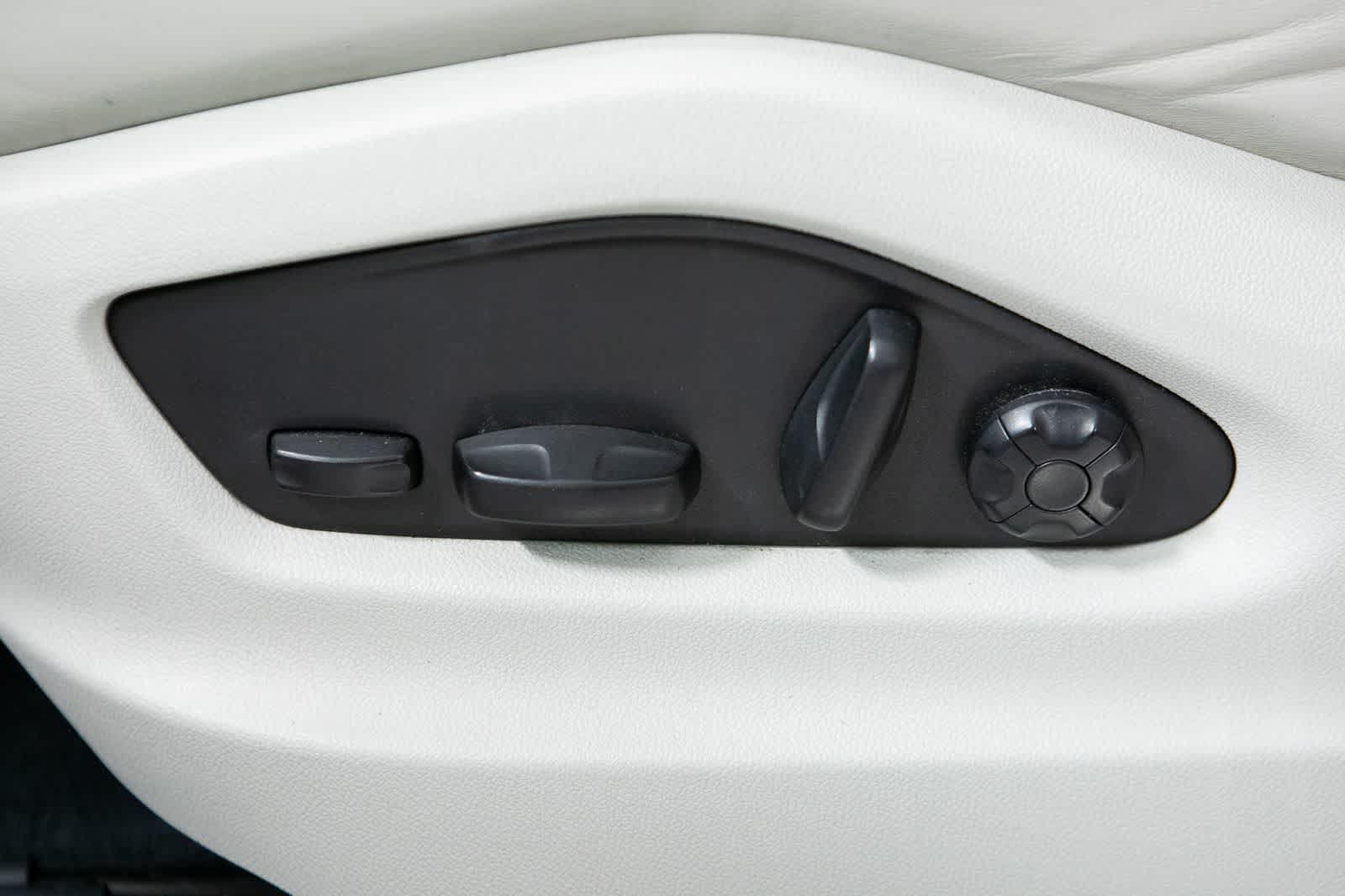 Thumbnail: 2023 Porsche Cayenne - 23