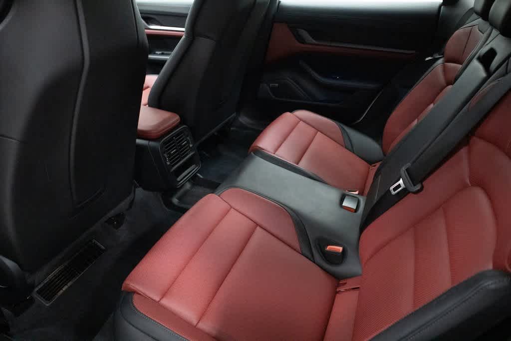 Thumbnail: 2025 Porsche Taycan - 26