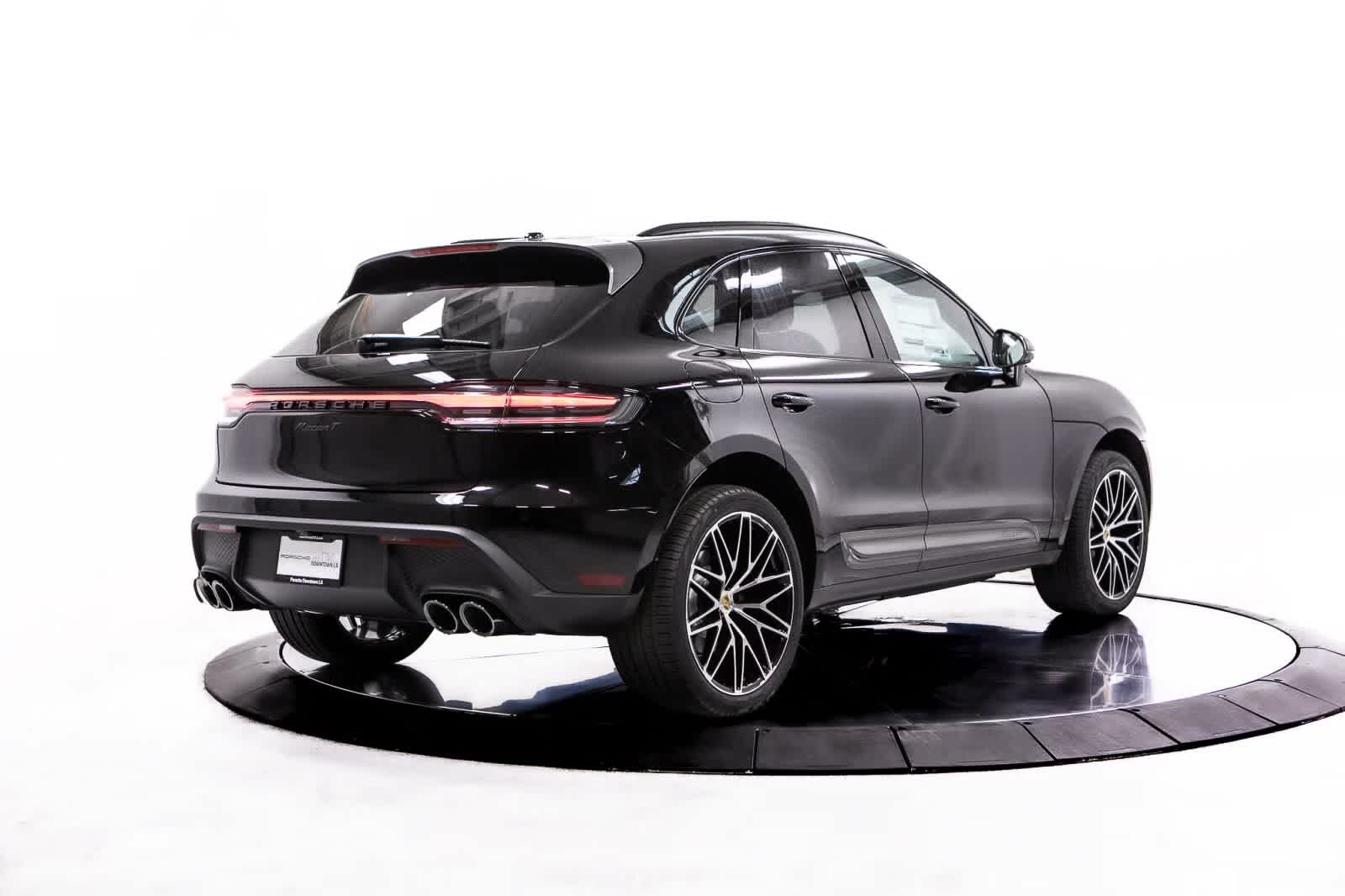 Thumbnail: 2026 Porsche Macan - 7