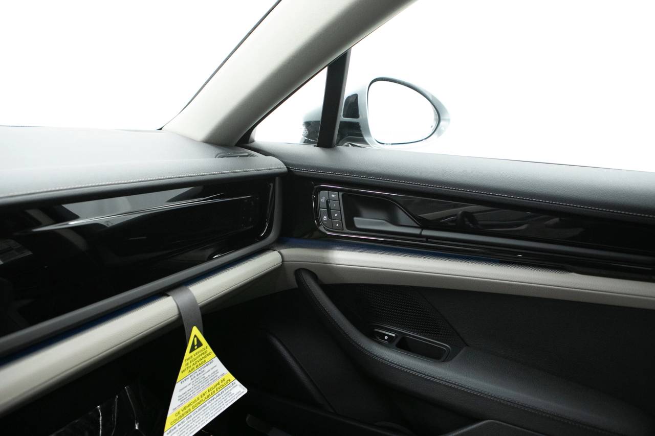 Thumbnail: 2026 Porsche Panamera - 30