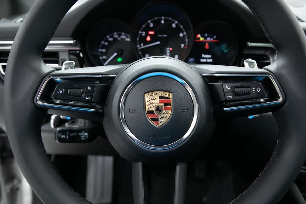 Thumbnail: 2025 Porsche Macan - 14