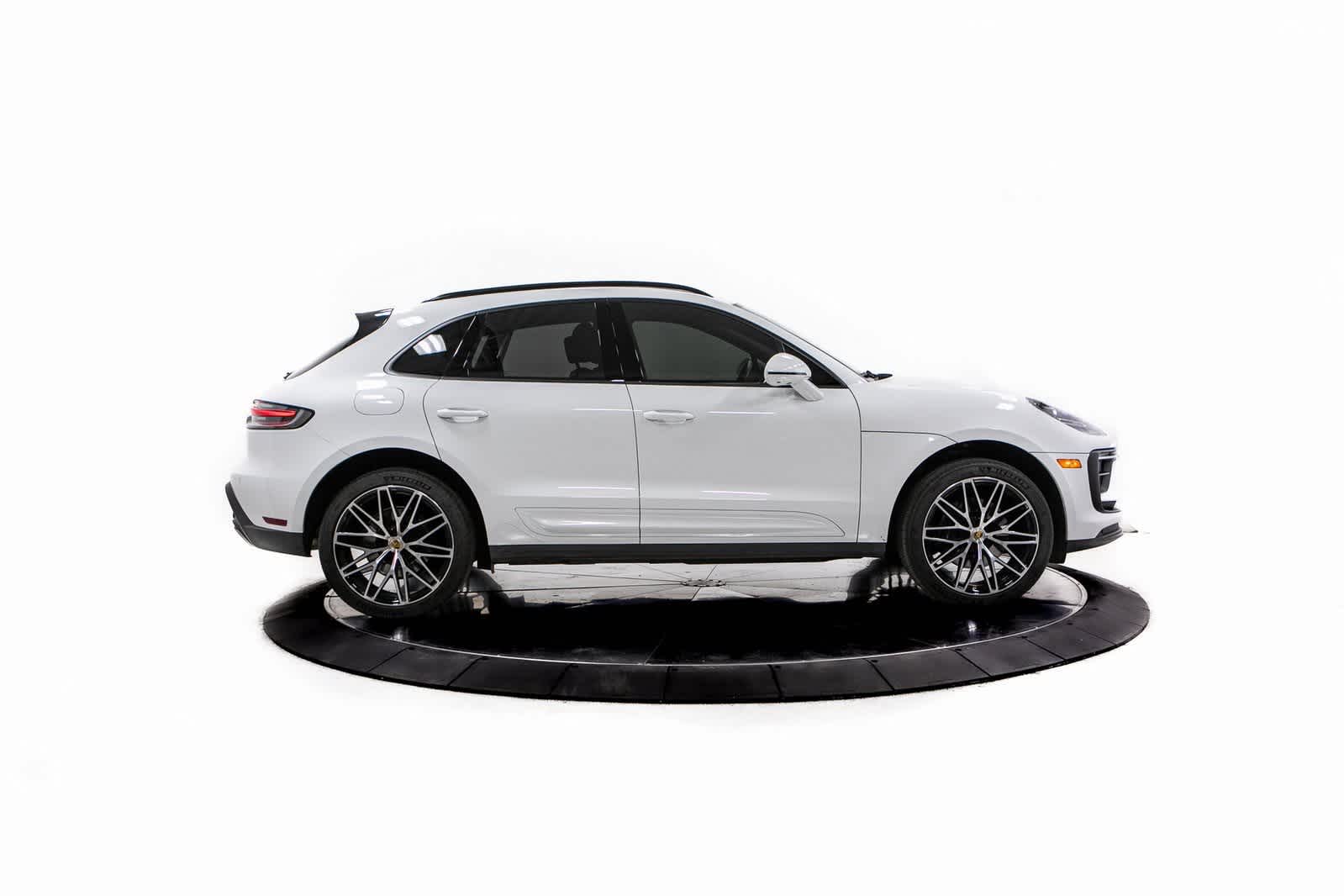 Thumbnail: 2024 Porsche Macan - 8