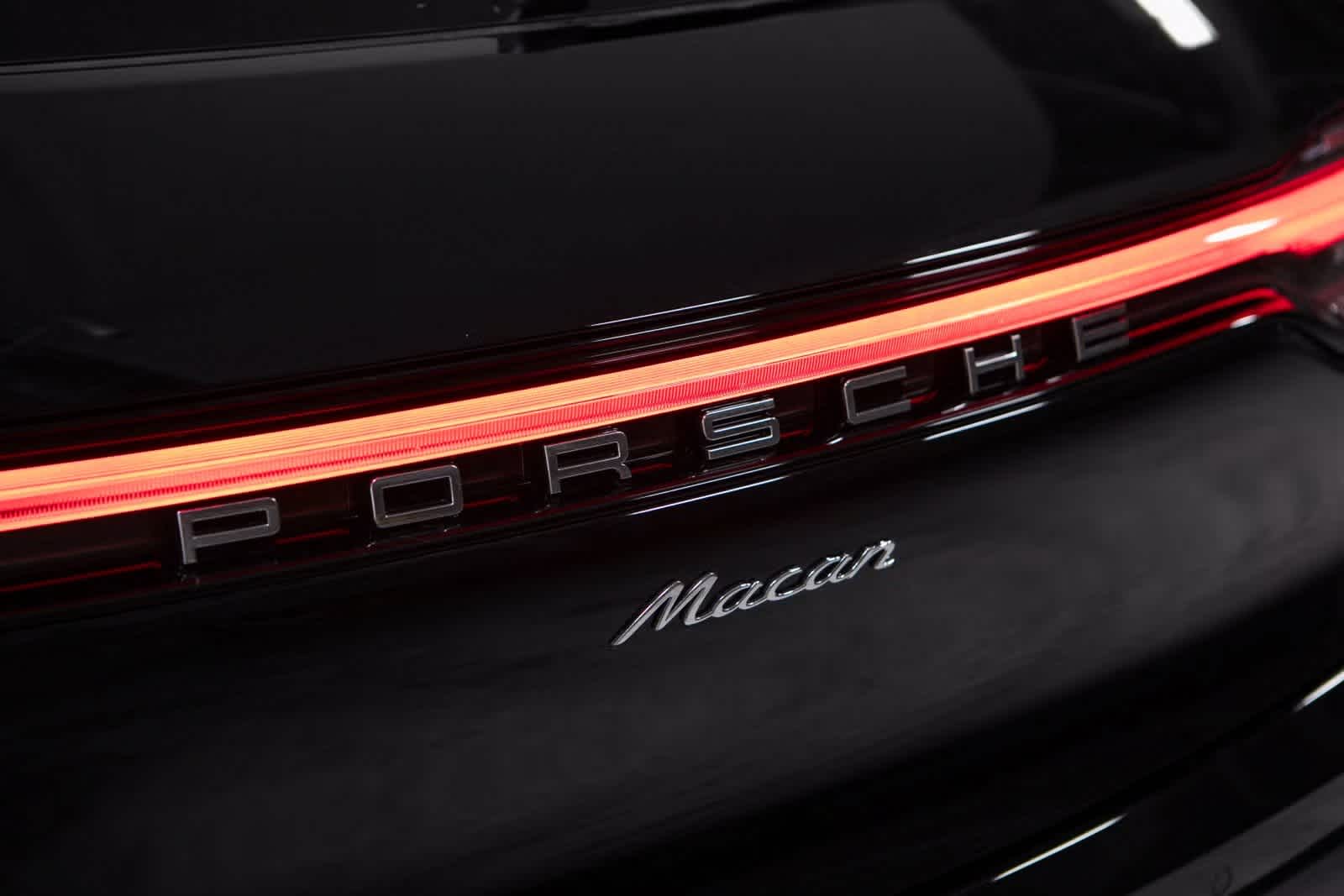 Thumbnail: 2025 Porsche Macan - 35