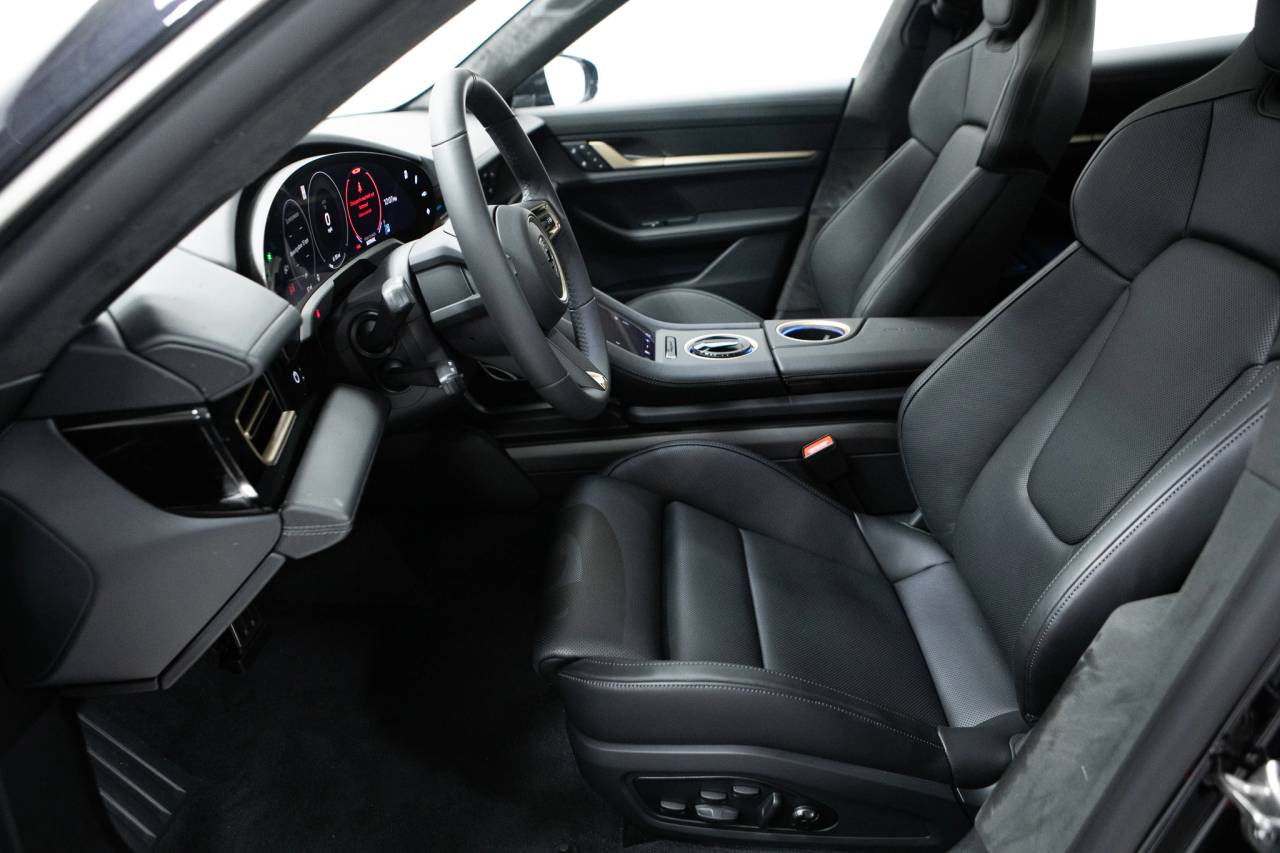 Thumbnail: 2026 Porsche Taycan - 23