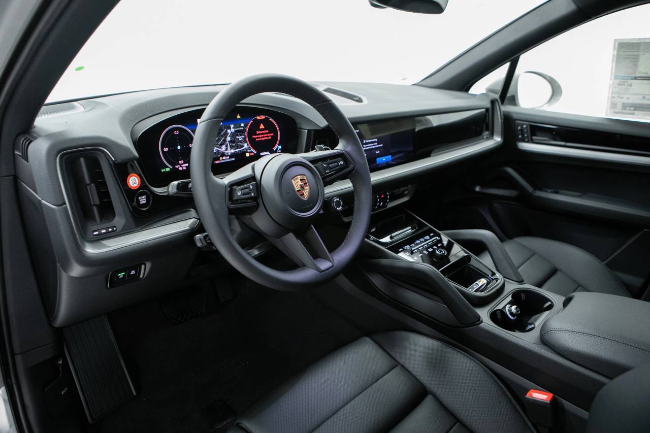 Thumbnail: 2026 Porsche Cayenne - 4