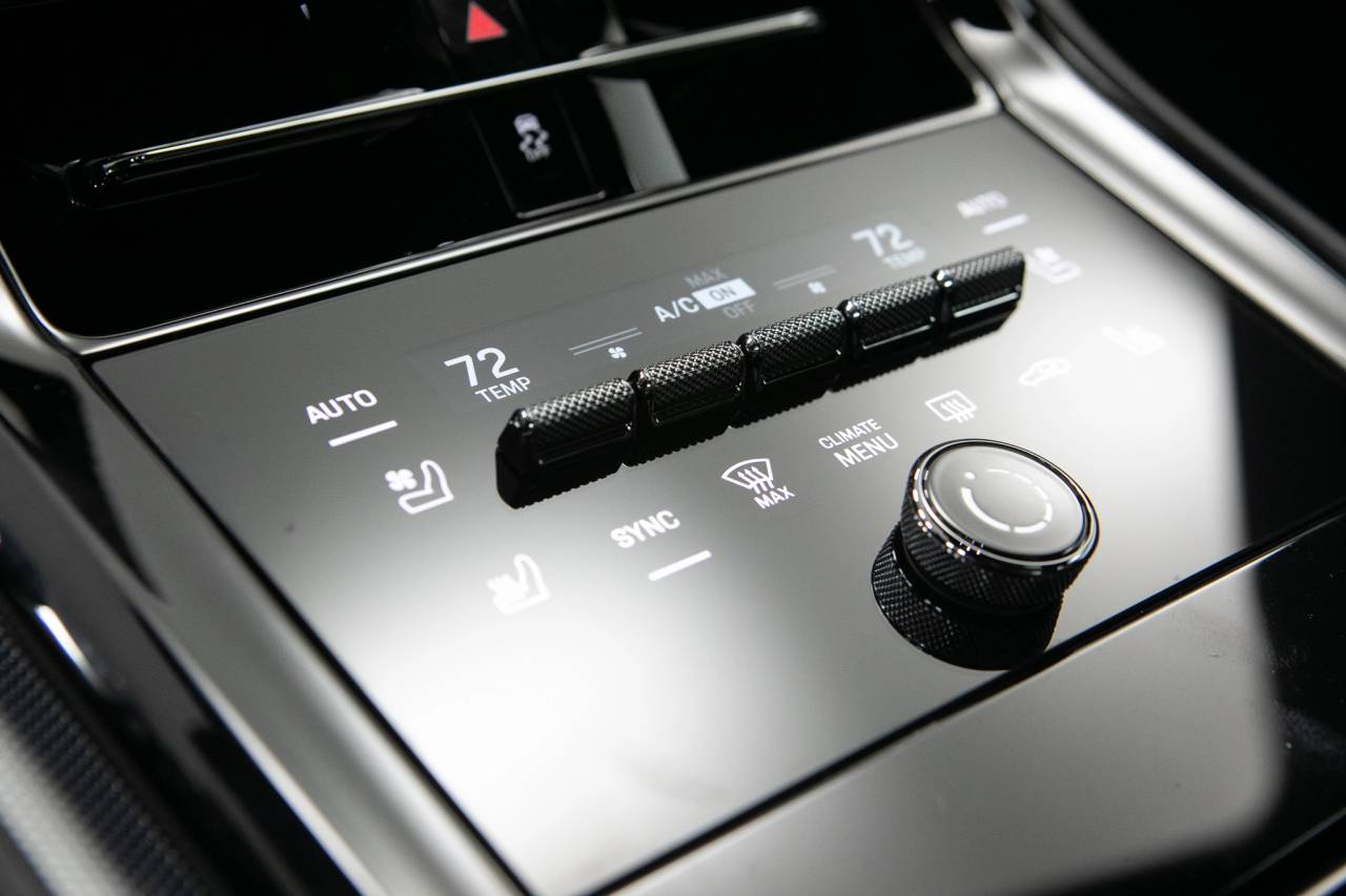 Thumbnail: 2026 Porsche Panamera - 29