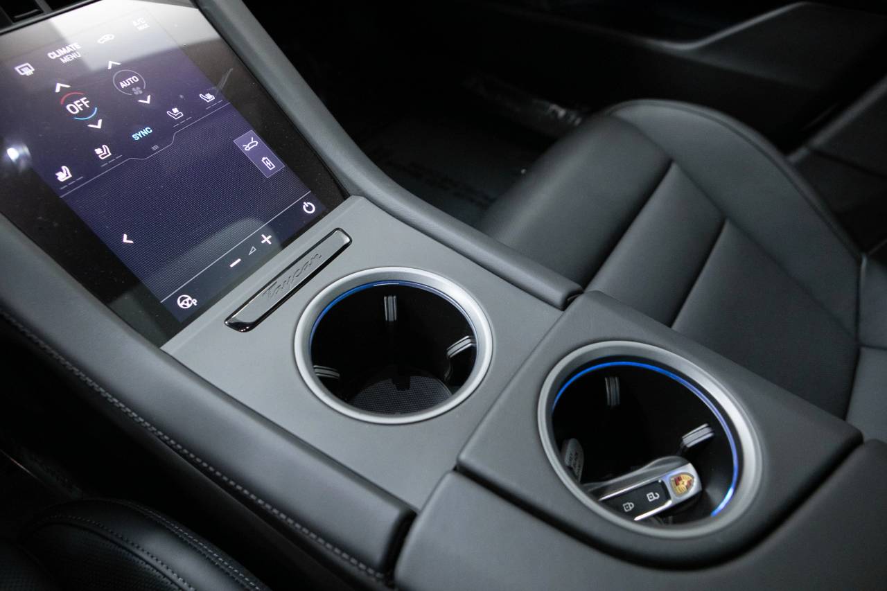 Thumbnail: 2026 Porsche Taycan - 32