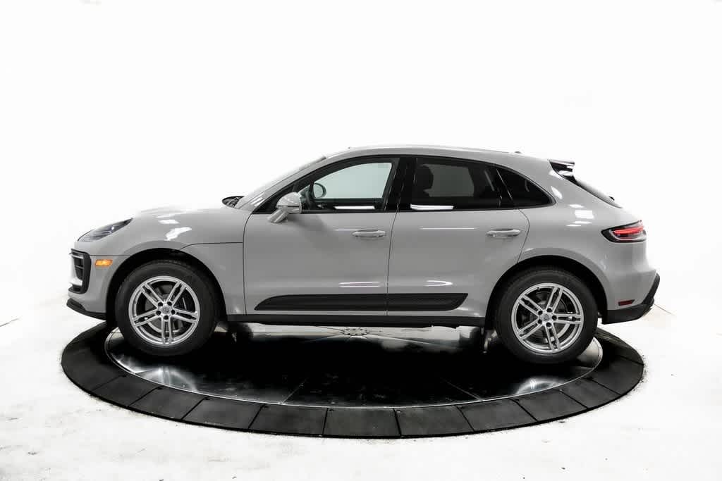 Thumbnail: 2025 Porsche Macan - 2