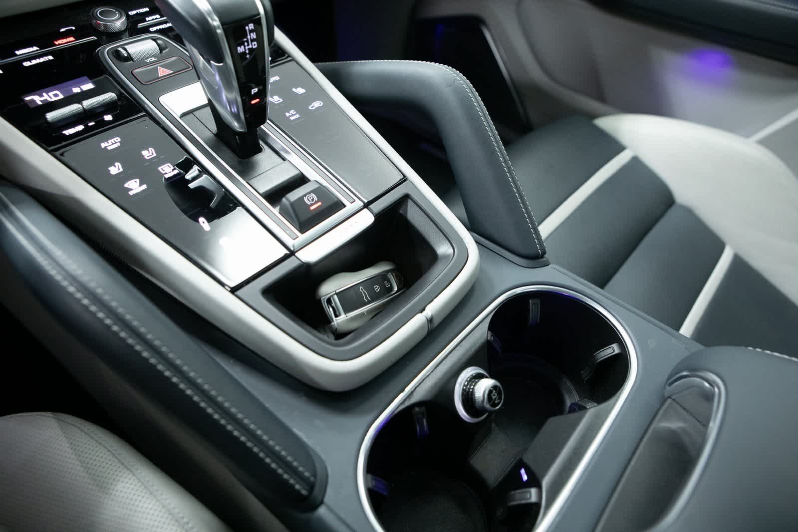 Thumbnail: 2023 Porsche Cayenne - 23