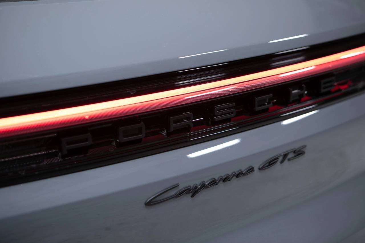 Thumbnail: 2026 Porsche Cayenne - 16