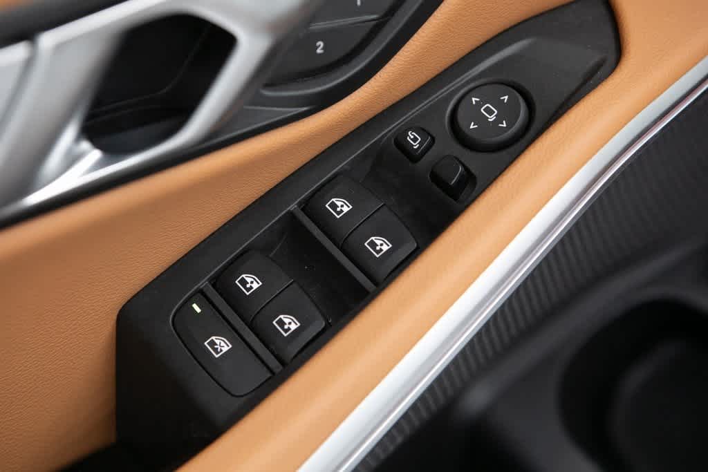 Thumbnail: 2023 BMW 3 Series - 21