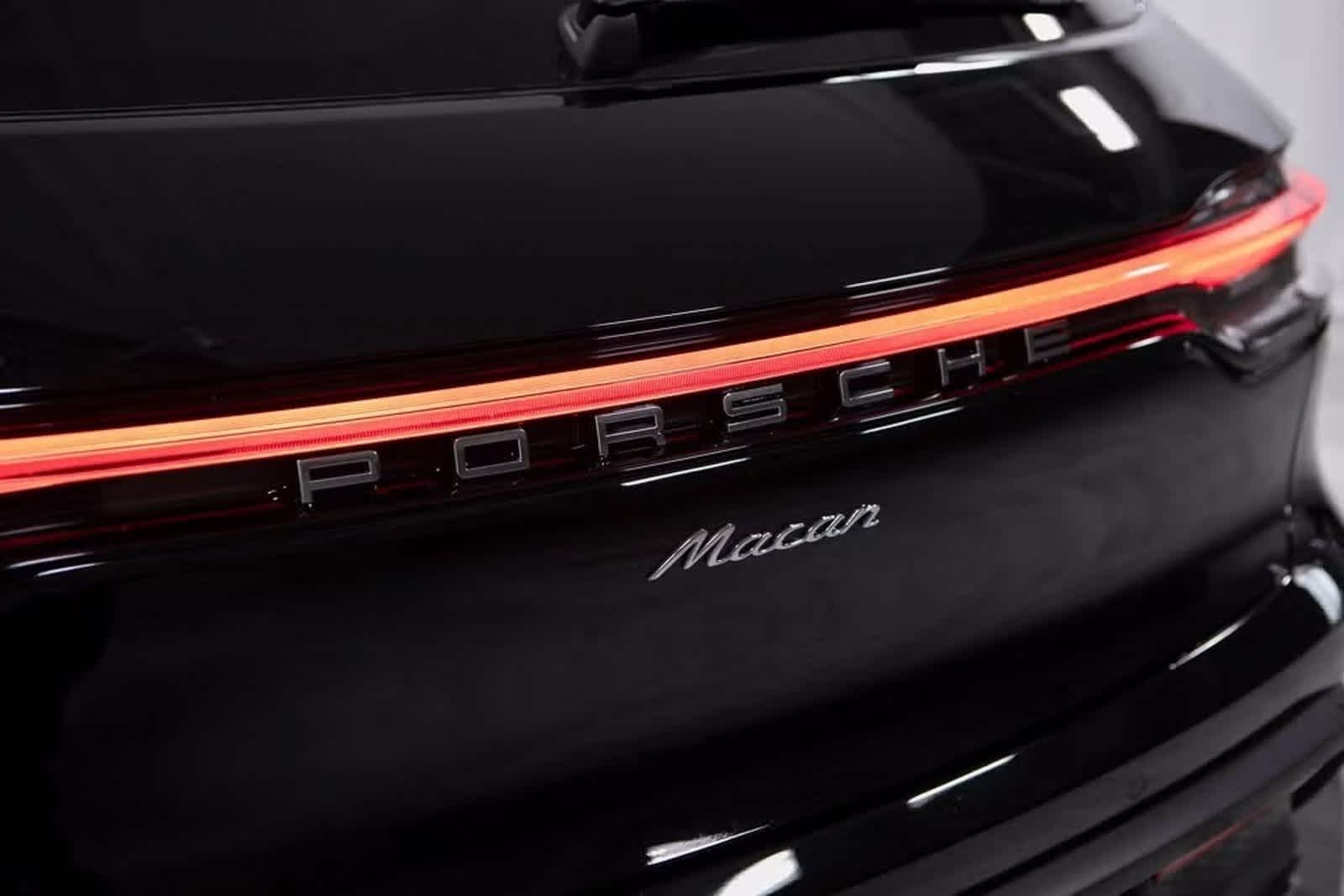 Thumbnail: 2025 Porsche Macan - 36