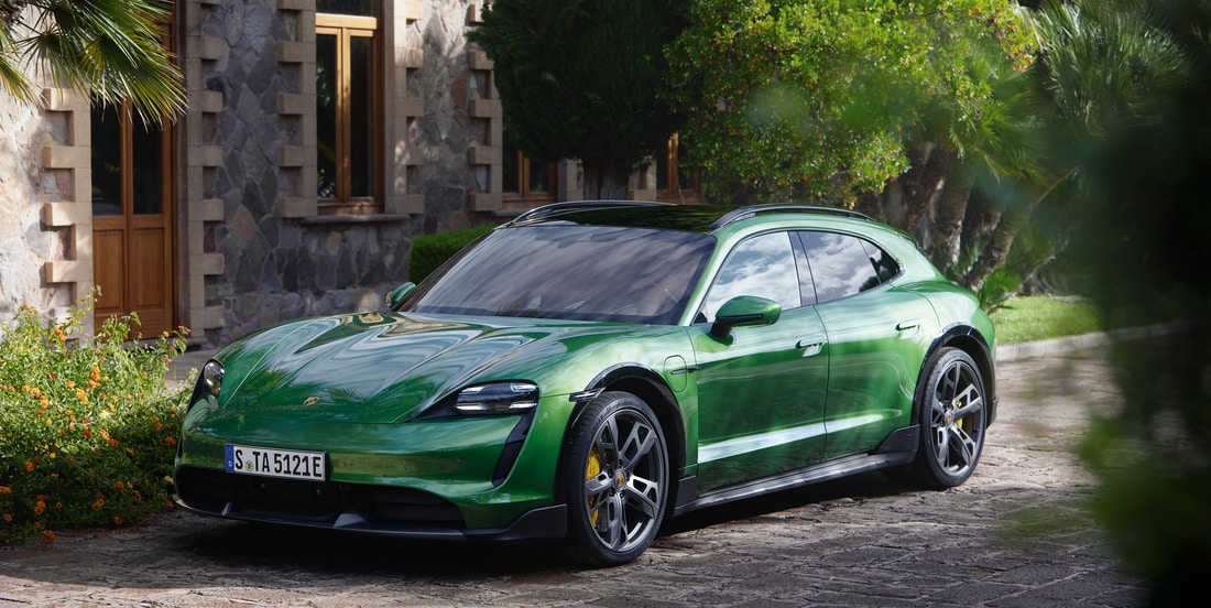 2024-Porsche-Taycan-TurboSCrossTurismo-Sedan-L01.png