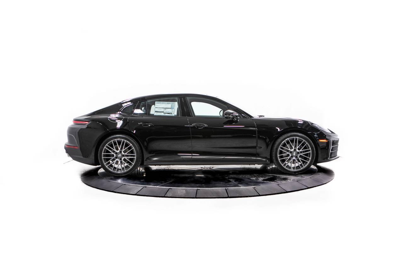 Thumbnail: 2026 Porsche Panamera - 8