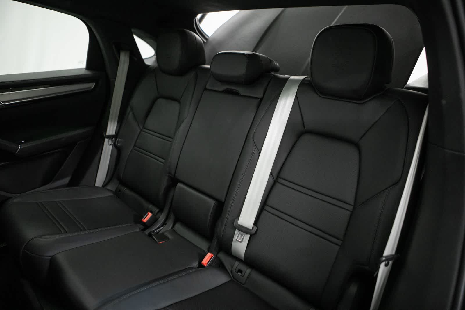 Thumbnail: 2023 Porsche Cayenne - 36