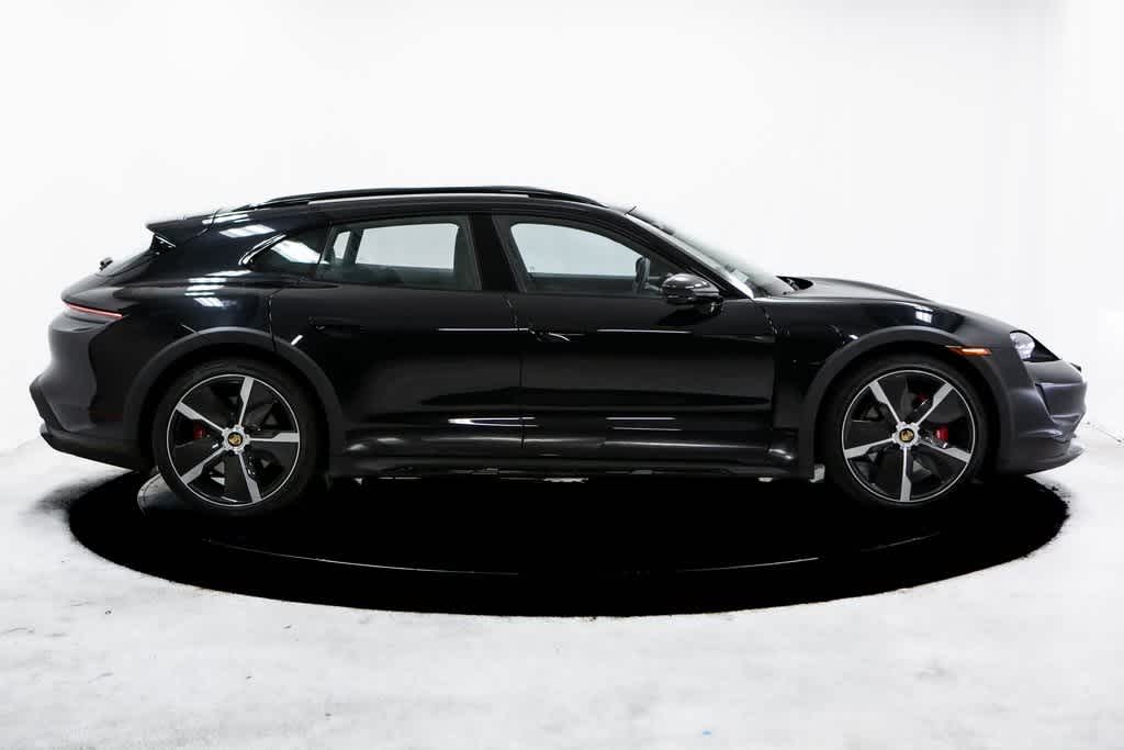 Thumbnail: 2023 Porsche Taycan - 43