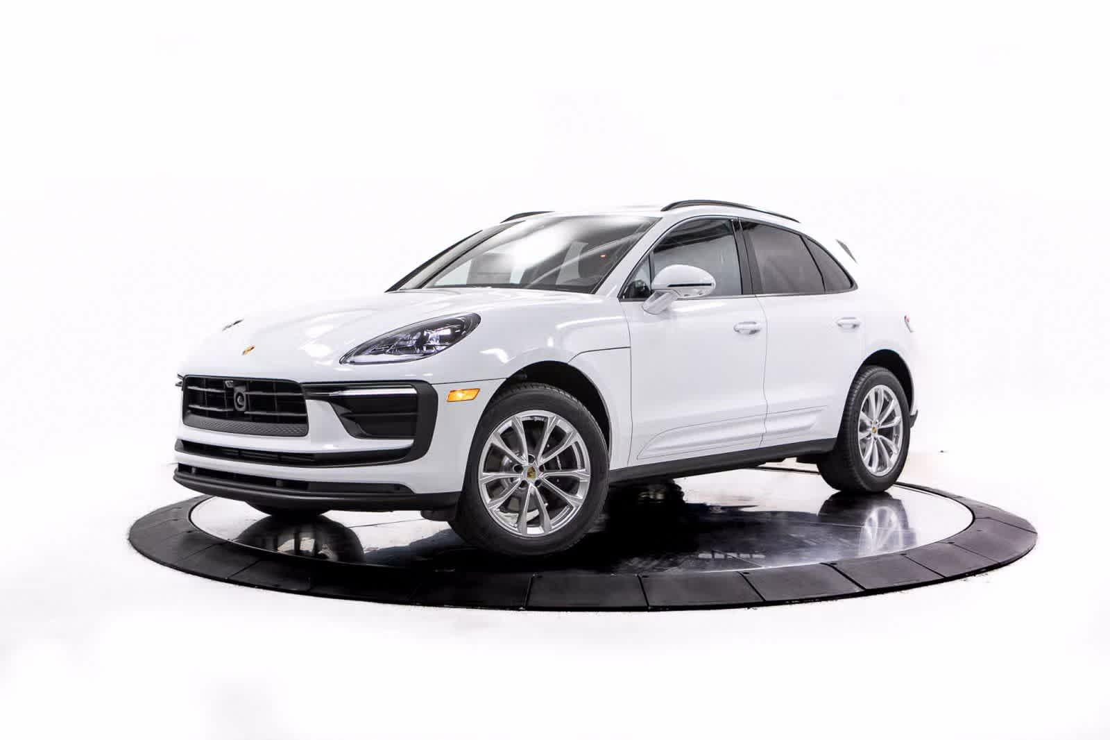 Thumbnail: 2026 Porsche Macan - 1