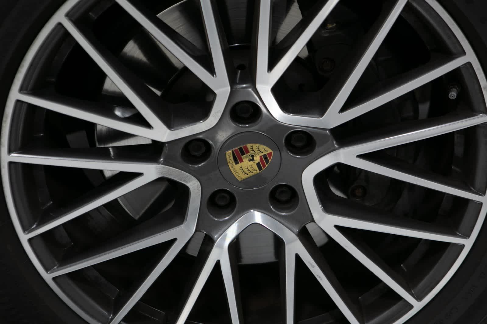 Thumbnail: 2022 Porsche Cayenne - 11