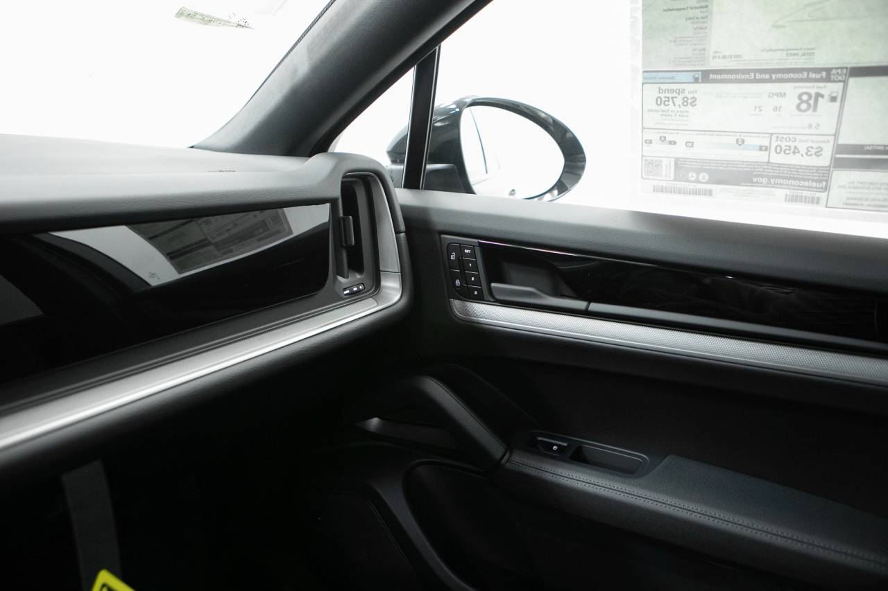 Thumbnail: 2026 Porsche  - 31