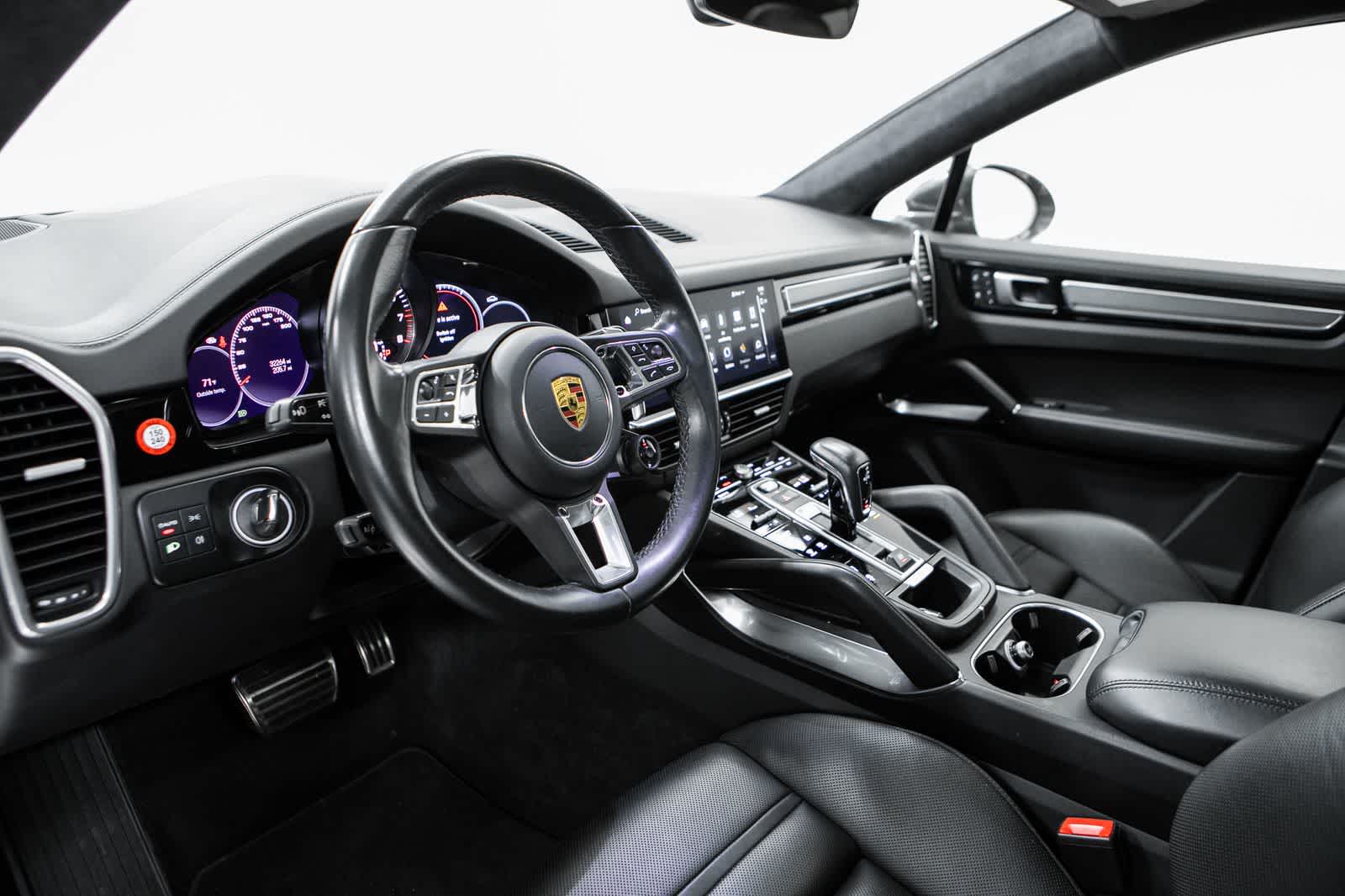 Thumbnail: 2022 Porsche Cayenne - 4