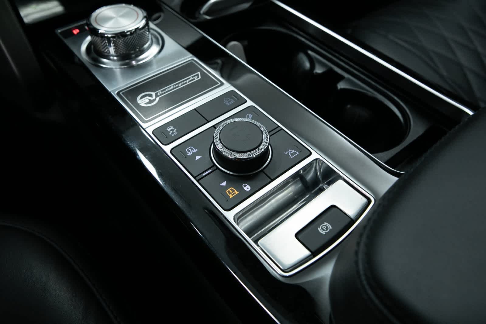 Thumbnail: 2021 Land Rover Range Rover - 22