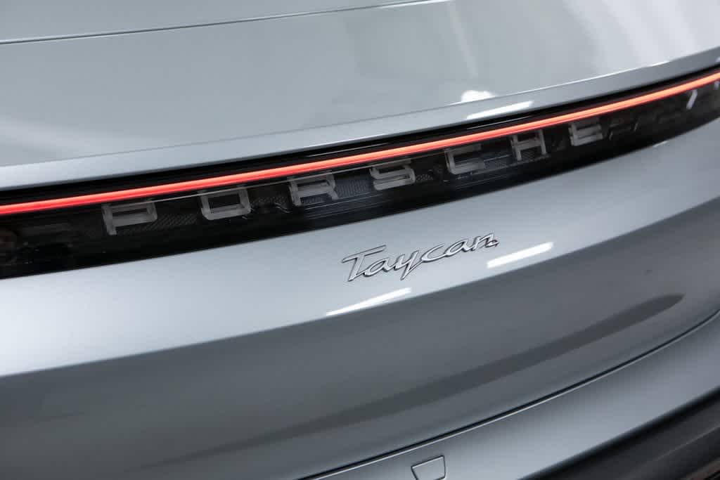 Thumbnail: 2022 Porsche Taycan - 38