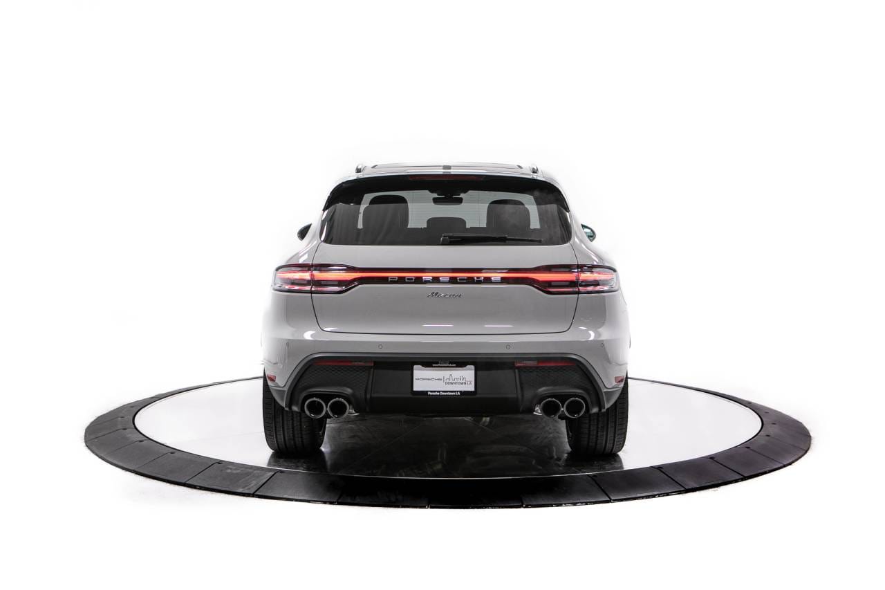 Thumbnail: 2026 Porsche Macan - 6