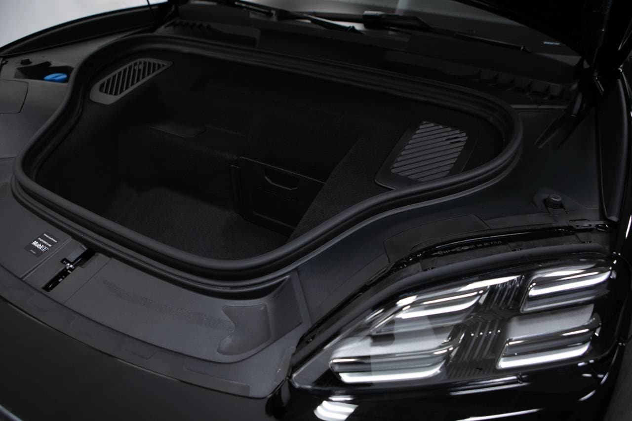 Thumbnail: 2026 Porsche Macan - 39