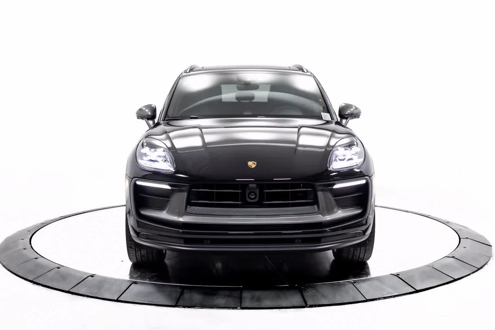 Thumbnail: 2025 Porsche Macan - 10