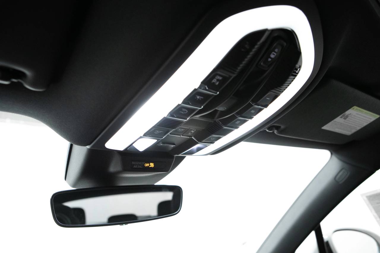 Thumbnail: 2026 Porsche Macan - 31