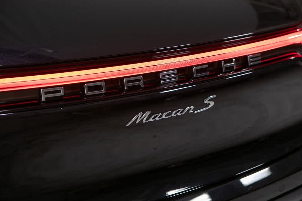 Thumbnail: 2025 Porsche Macan - 37