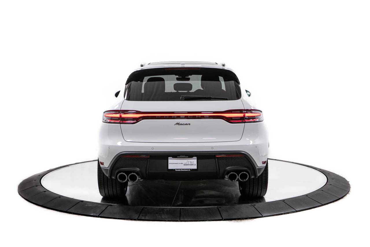 Thumbnail: 2026 Porsche Macan - 6