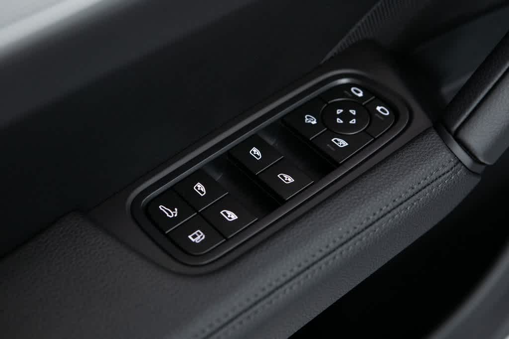 Thumbnail: 2025 Porsche Cayenne - 21