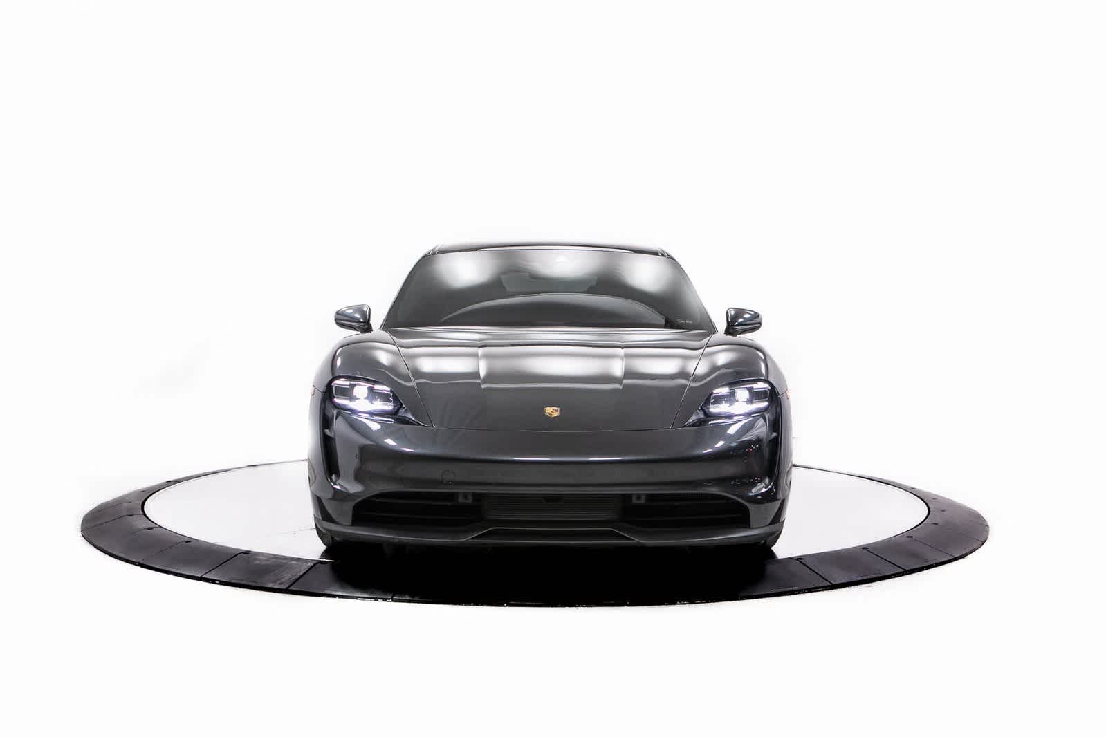 Thumbnail: 2020 Porsche Taycan - 10