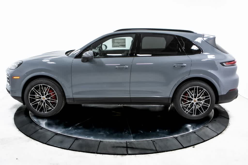 Thumbnail: 2025 Porsche Cayenne - 2